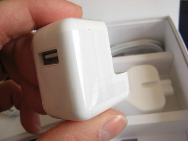 Cum-Pentru a-Charge-Phone-Faster-Power-Adaptor