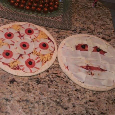 spooky-pizza