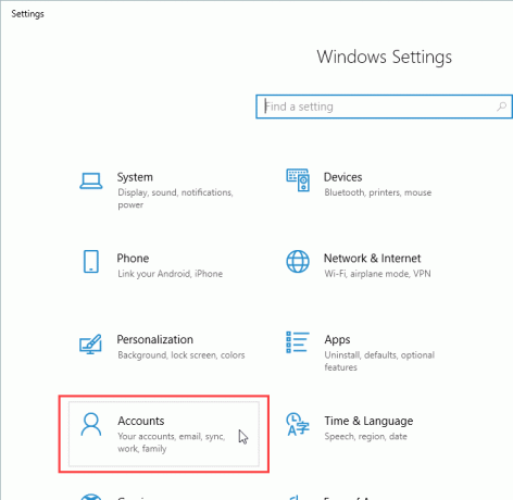 Faceți clic pe Conturi în Setări în Windows 10