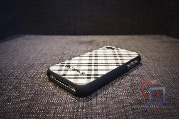 MakeUseOf Review & Giveaway: Carcasă iPhone 4 de Speck IMG 2156