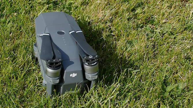 Acesta este droneul pe care îl căutați: DJI Mavic Pro Review Mavic Folded Behind