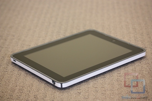 MakeUseOf Review & Giveaway: Carcasă iPad CandyShell de Speck IMG 2111