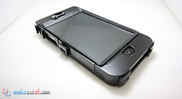 Giveaway: iPhone 4 Defender (+ Casele Commuter de Otterbox) defensor1