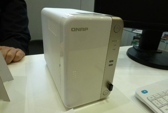 QNAP TS-251B stocare NAS