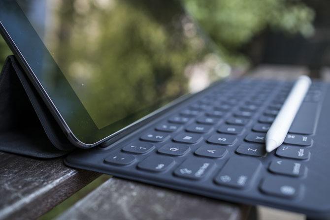 iPad Pro 10.5 Recenzie: Este cel mai bun iPad suficient de bun? ipad pro 105 tastatură2