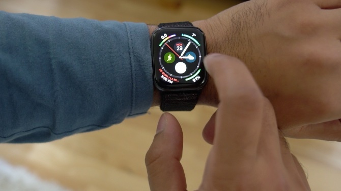 Apple Watch Series 4: Regele incontestabil al ceasurilor inteligente de utilizare frontală 670