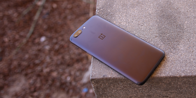 Recenzie OnePlus 5: Serios, acesta este cel mai bun Android chiar acum Oneplus 5 înapoi