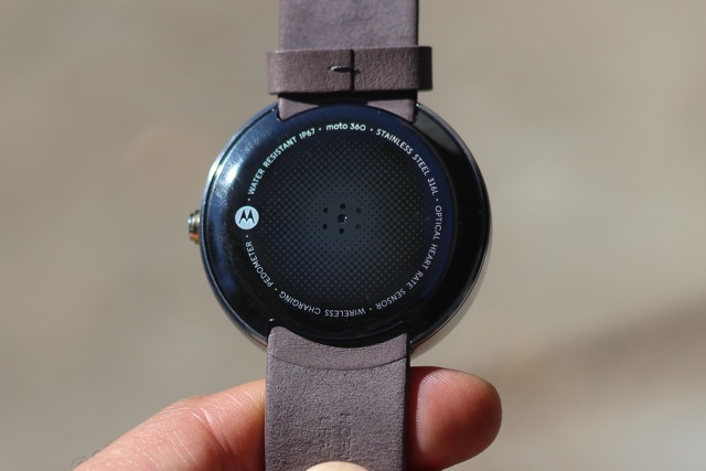 Motorola Moto 360 Android Wear Smartwatch Review și Giveaway motorola moto 360 android review smartwatch 8