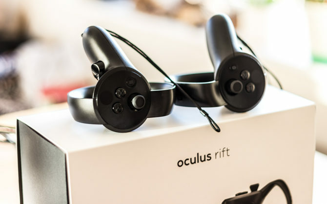 Controloare Oculus Touch VR Revizuirea controlerelor Oculus Touch design 670x419
