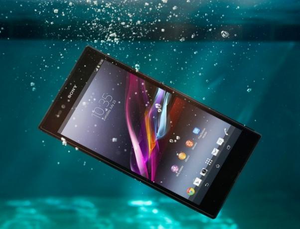 Big-Screen-Smartphone-Sony-Xperia-Z-ultra-rezistent la apa