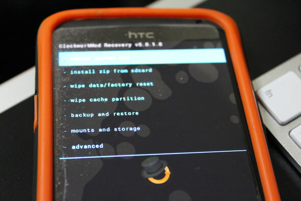 Cum să deblochezi, să rootezi și să instalezi un ROM personalizat pe HTC One X mod