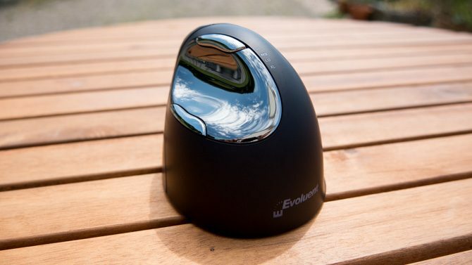 Mouse vertical evolutiv: faceți încheietura mâinii și cumpărați acest mouse mouse-ul vertical evolutiv pentru șoarece 670x377