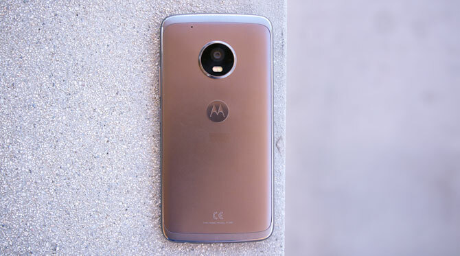 Recenzie Moto G5 Plus: Moto 2 de telefon mediu solid