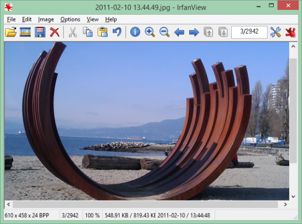 Aceasta este o captură de ecran a unuia dintre cele mai bune programe Windows. Se numește IrfanView Image Viewer