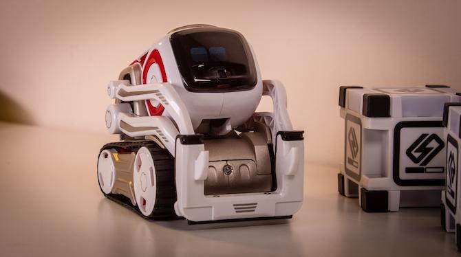 Acest robot de jucărie are o viață proprie: Anki Cozmo Review Cozmo 6