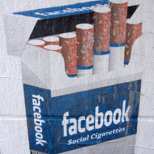 Sunteți un utilizator de Facebook? [INFOGRAPHIC] socialcigarete pe facebook