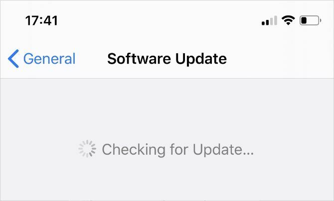 Verificarea actualizărilor software iOS în Setările iPhone