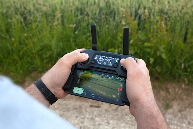 Acesta este droneul pe care îl căutați: DJI Mavic Pro Review Mavic Handheld 2