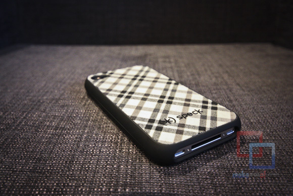 MakeUseOf Review & Giveaway: Carcasă iPhone 4 de Speck IMG 2157