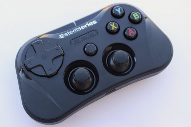 SteelSeries Stratus iOS Game Controller Review Review and Giveaway Steelseries review stratus 2