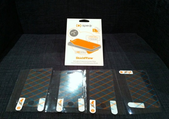 MakeUseOf Review & Giveaway: Carcasă iPhone 4 încorporată de Speck speckshieldview