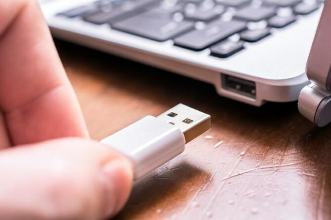 Om deconectarea dispozitivului USB de la computer