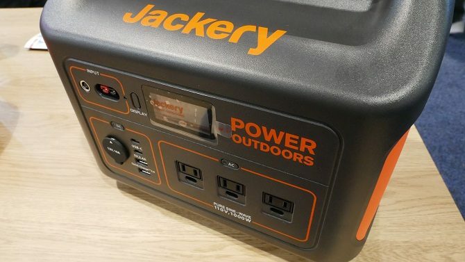 Jackery are 2 stații noi portabile la CES: ar trebui să faceți upgrade? jacheta 2 670x377